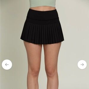 Gold Hinge XS Black pleated tennis skirt